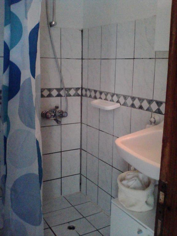 Virginia'S Beachfront Apartments Kavos Room photo