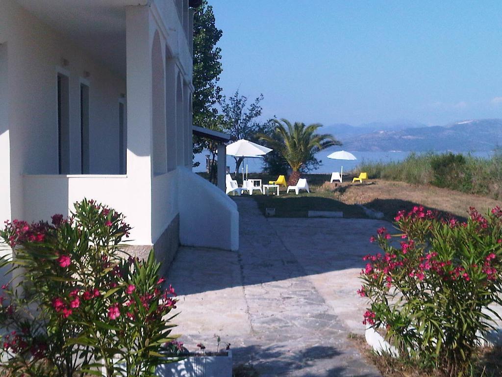 Virginia'S Beachfront Apartments Kavos Room photo