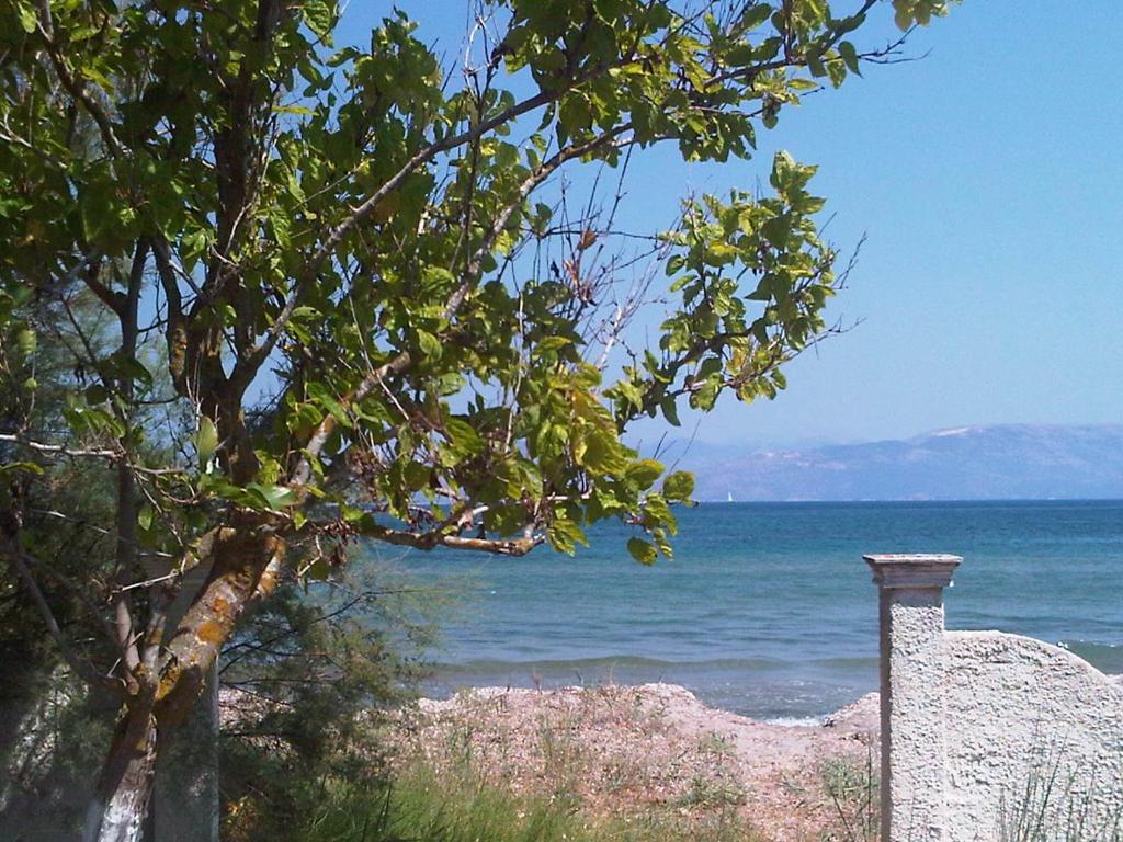 Virginia'S Beachfront Apartments Kavos Exterior photo
