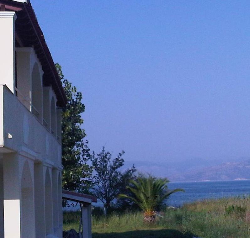 Virginia'S Beachfront Apartments Kavos Exterior photo