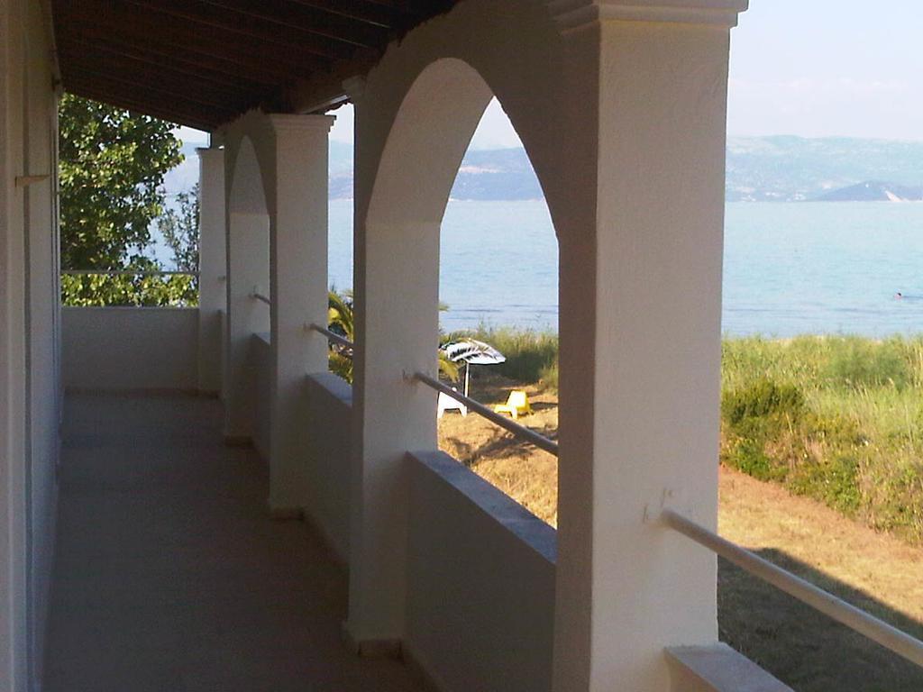 Virginia'S Beachfront Apartments Kavos Exterior photo