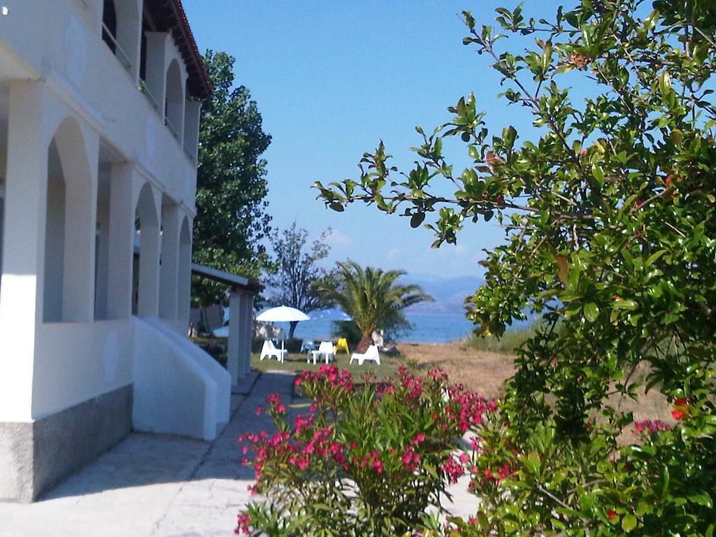 Virginia'S Beachfront Apartments Kavos Room photo