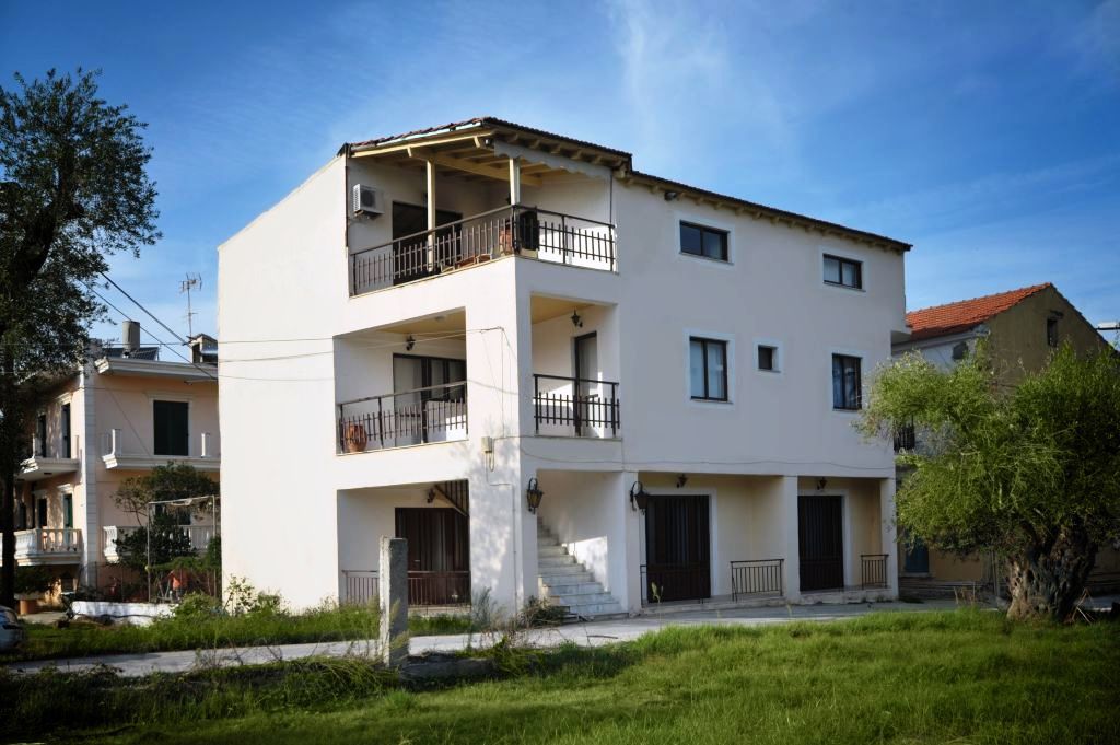 Virginia'S Beachfront Apartments Kavos Exterior photo